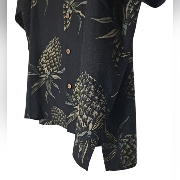 Tommy Bahama Men's Luxe Silk Camp Shirt with Tropical Print Size XL - Picture 11 of 16